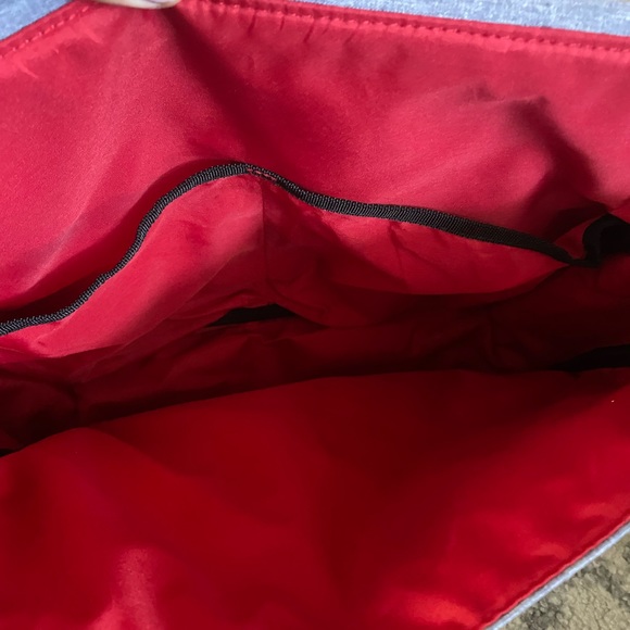 Skip Hop messenger-style large diaper bag - Picture 10 of 10